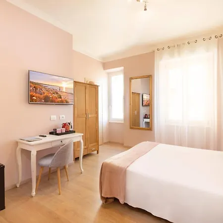 Guest house Colibri Prestige - Ruins View